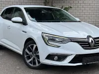 Gebraucht Renault Mégane Bose Edition 131 PS (96 kW) 2017 Weiß Limousine