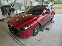 Gebraucht Mazda 3 Selection 150 PS (110 kW) 2022 Rot Limousine
