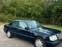 Gebraucht Mercedes E280 193 PS (141 kW) 1994 Blau Limousine