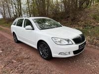 Usado Skoda Octavia 140 HP (102 kW) 2012 Branco Carrinha