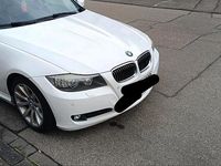 Gebraucht BMW 325 197 PS (144 kW) 2009 Weiß Limousine