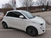 Gebraucht Fiat 500e Basis 86 kW (118 PS) 2023 Arktis weiß Kleinwagen