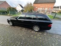 Gebraucht Mercedes E220 Classic 150 PS (110 kW) 2004 Schwarz Kombi