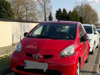 Gebraucht Toyota Aygo 68 PS (50 kW) 2009 Rot Kleinwagen