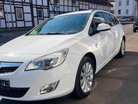 Gebraucht Opel Astra 101 PS (74 kW) 2012 Weiß Kombi