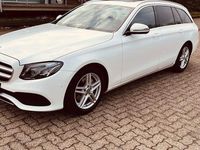 Gebraucht Mercedes E220 194 PS (142 kW) 2017 Weiß Limousine