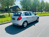 Używany Kia Ceed 126 KM (92 kW) 2009 Szary Hatchback