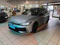 Gebraucht VW Passat R-line 177 PS (130 kW) 2025 Dolomit silber Kombi