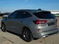 Usado Ford Kuga ST-Line 180 HP (132 kW) 2025 Prateado SUV