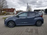Neu Toyota Yaris Sport 92 PS (67 kW) 2025 Bicolor  storm grey metallic / dach schwarz Kleinwagen