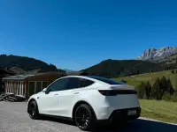 Gebraucht Tesla Model Y Standard Range 220 kW (300 PS) 2025 Weiß SUV