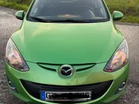 Gebraucht Mazda 2 Active 84 PS (61 kW) 2011 Grün Kleinwagen