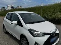 Gebraucht Toyota Yaris 90 PS (66 kW) 2015 Weiß Kleinwagen