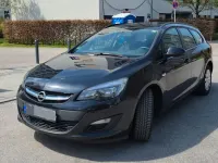 Używany Opel Astra Eco 165 KM (121 kW) 2012 Czarny Kombi