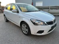 Gebraucht Kia Ceed Attract 90 PS (66 kW) 2012 Weiß Kleinwagen
