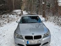 Gebraucht BMW 320 177 PS (130 kW) 2009 Silber Kombi