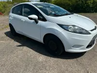 Gebraucht Ford Fiesta 97 PS (71 kW) 2009 Weiß Kleinwagen
