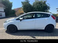 Gebraucht Ford Fiesta Trend 60 PS (44 kW) 2012 Weiß Limousine