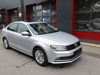 Gebraucht VW Jetta Basis 110 PS (80 kW) 2015 Silber Limousine