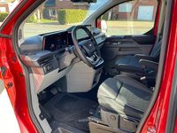 Gebraucht Ford Tourneo Titanium 170 PS (125 kW) 2025 Rot Van / Kleinbus