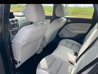 Gebraucht Mercedes B200 136 PS (100 kW) 2015 Schwarz Kleinwagen