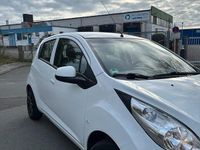 Gebraucht Chevrolet Spark 68 PS (50 kW) 2011 Weiß Kleinwagen