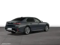 Gebraucht BMW 740 299 PS (219 kW) 2025 Grau Limousine