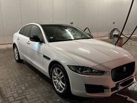 Gebraucht Jaguar XE 180 PS (132 kW) 2016 Weiß Limousine