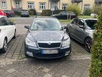 Gebraucht Skoda Octavia 105 PS (77 kW) 2012 Schwarz Kombi