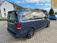 Gebraucht Mercedes V300 AMG 237 PS (174 kW) 2023 Blau Van / Kleinbus