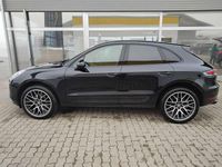 Gebraucht Porsche Macan Basis 245 PS (180 kW) 2019 Tiefschwarzmetallic SUV