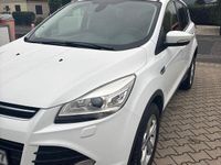 Gebraucht Ford Kuga Titanium 150 PS (110 kW) 2015 Weiß SUV