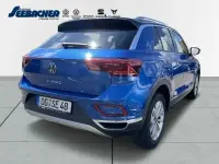 Gebraucht VW T-Roc Style 150 PS (110 kW) 2023 Ravennablau metallic/schwarz SUV
