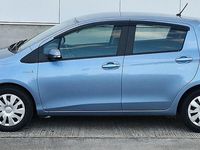 Gebraucht Toyota Yaris Hybrid Comfort 102 PS (75 kW) 2014 Blau Kleinwagen
