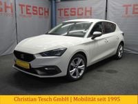 Używany Seat Leon FR 204 KM (150 kW) 2021 Biały Sedan/Limuzyna