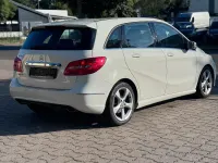 Gebraucht Mercedes B180 122 PS (89 kW) 2013 Weiß Kleinwagen