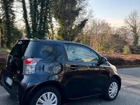 Gebraucht Toyota iQ 98 PS (72 kW) 2011 Schwarz Kleinwagen