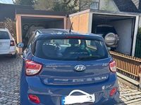 Gebraucht Hyundai i10 Edition 87 PS (63 kW) 2015 Blau Kleinwagen