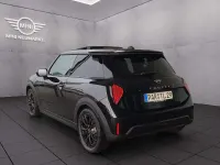 Gebraucht Mini Cooper S Favoured 204 PS (150 kW) 2024 Midnight black ii Kleinwagen
