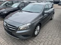 Gebraucht Mercedes A180 Style 122 PS (89 kW) 2015 Grau Kleinwagen