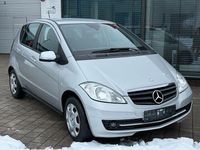 Gebraucht Mercedes A180 109 PS (80 kW) 2011 Silber Limousine