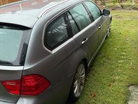 Gebraucht BMW 318 143 PS (105 kW) 2011 Grau Kombi