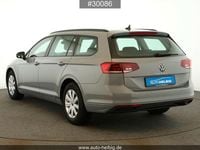 Gebraucht VW Passat 150 PS (110 kW) 2024 Grau Kombi