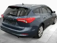 Używany Ford Focus Cool & Connect 160 KM (117 kW) 2021 Niebieski Kombi