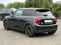 Gebraucht Mini Cooper SE Classic 135 kW (184 PS) 2024 Midnight black ii Kleinwagen