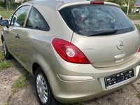 Używany Opel Corsa 60 KM (44 kW) 2009 Beżowy Sedan/Limuzyna