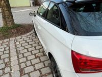 Gebraucht Audi A1 Attraction 86 PS (63 kW) 2013 Weiß Kleinwagen