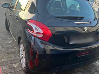 Gebraucht Peugeot 208 69 PS (50 kW) 2015 Schwarz Kleinwagen