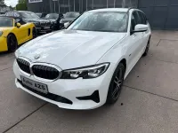 Gebraucht BMW 320e 163 PS (119 kW) 2022 Weiß Limousine