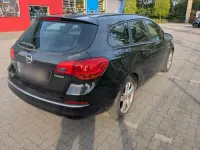 Gebraucht Opel Astra 140 PS (102 kW) 2012 Schwarz Kombi